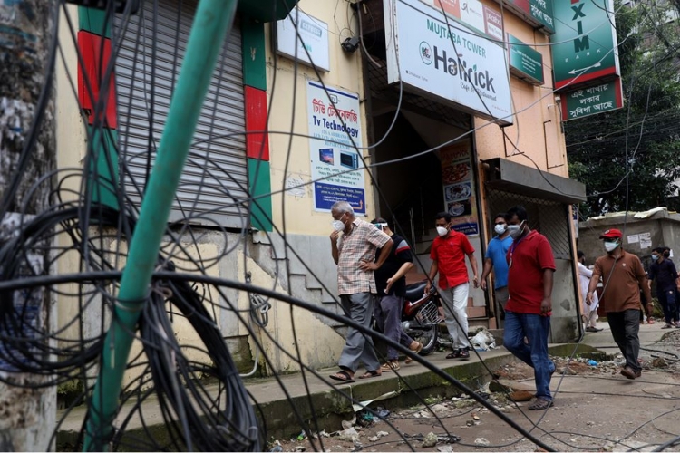 চৌহাট্টা-কোর্ট পয়েন্ট রাস্তায় দৃষ্টিনন্দন রোড ডিভাইডার হবে