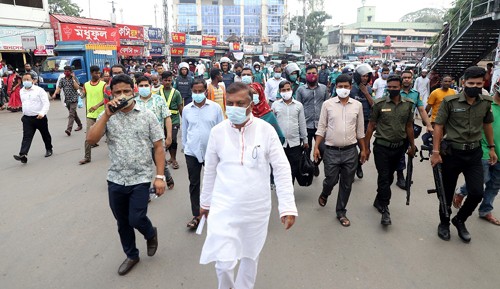 বন্ধ ঘোষিত ৬ মার্কেটে সিসিকের অভিযান